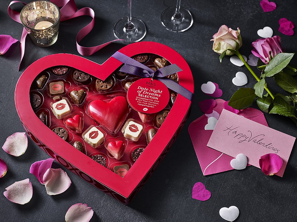 MARKS & SPENCER Date Night of Dreams Selection Box 情人節精選軟心朱古力