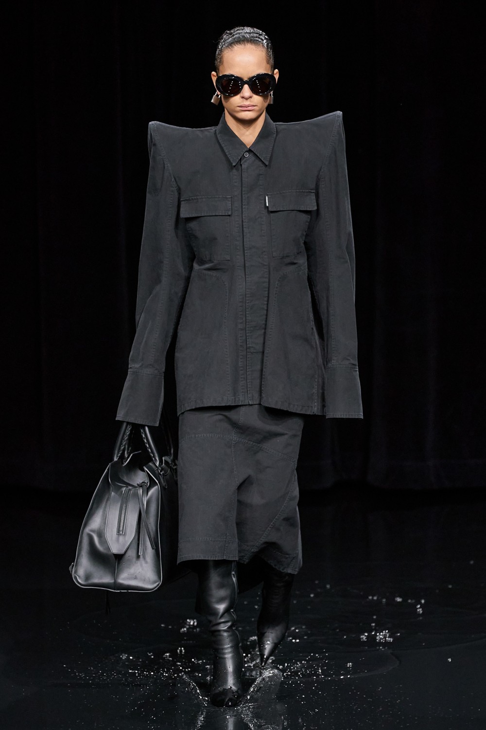 【巴黎時裝週】Balenciaga的末日時尚!Demna Gvasalia顛覆傳統的宗教造型?