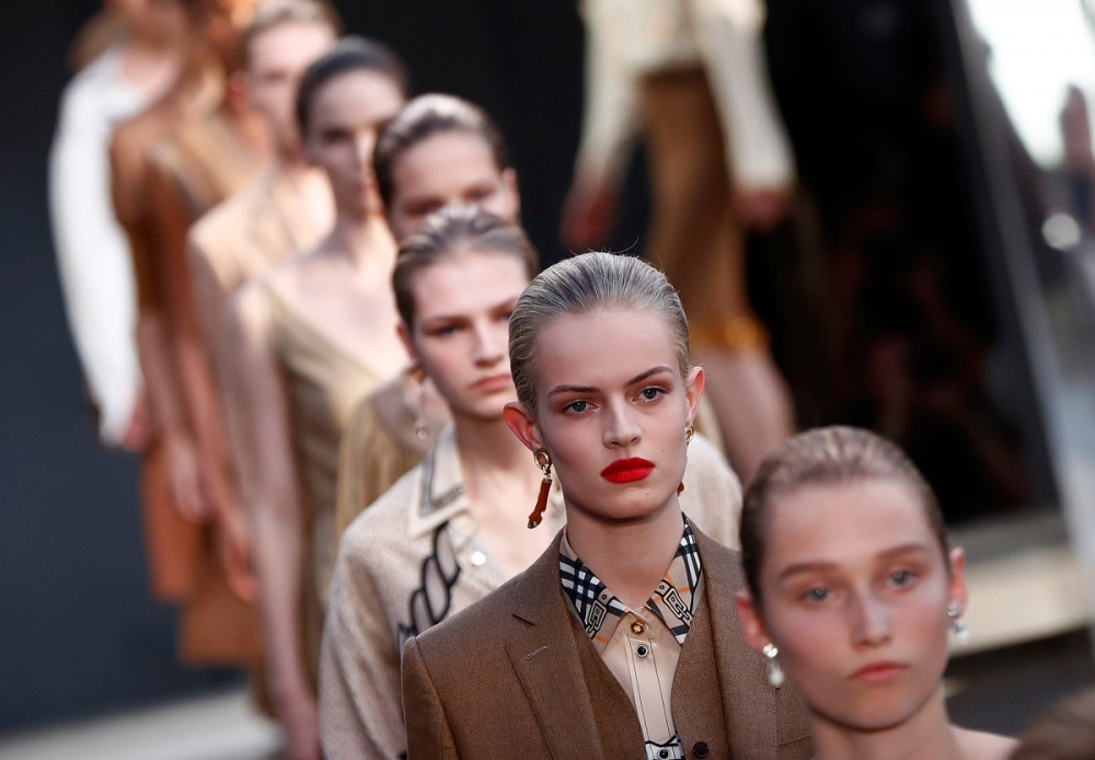Burberry為何至今依然深陷泥濘?「爆款」是否已經變得不可或缺?