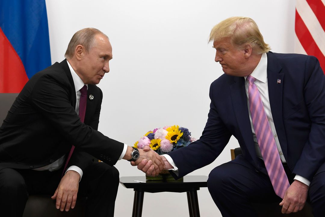 Tổng thống Nga Vladimir Putin và Tổng thống Mỹ Donald Trump ở Osaka, Nhật Bản vào ngày 28/06/2019.