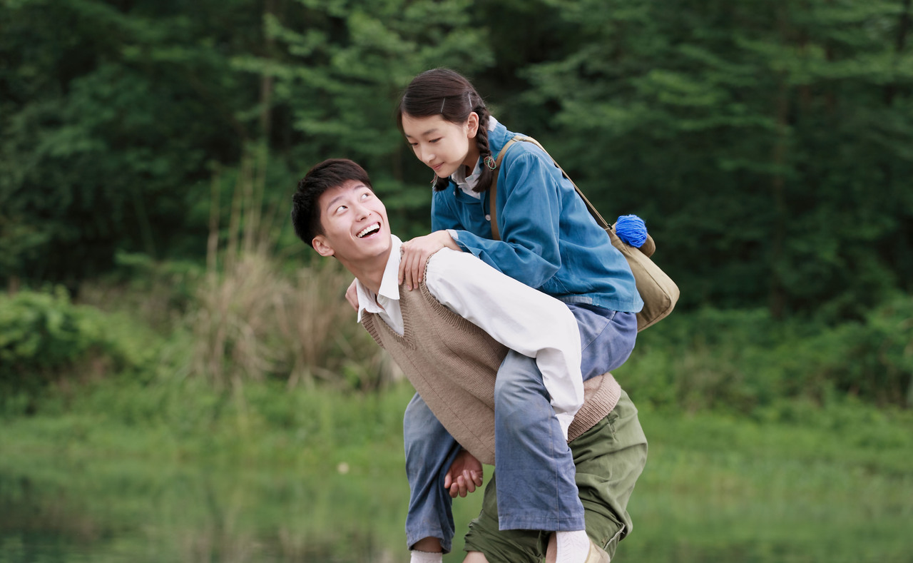 UNDER THE HAWTHORN TREE - CHUYỆN TÌNH CÂY SƠN TRA