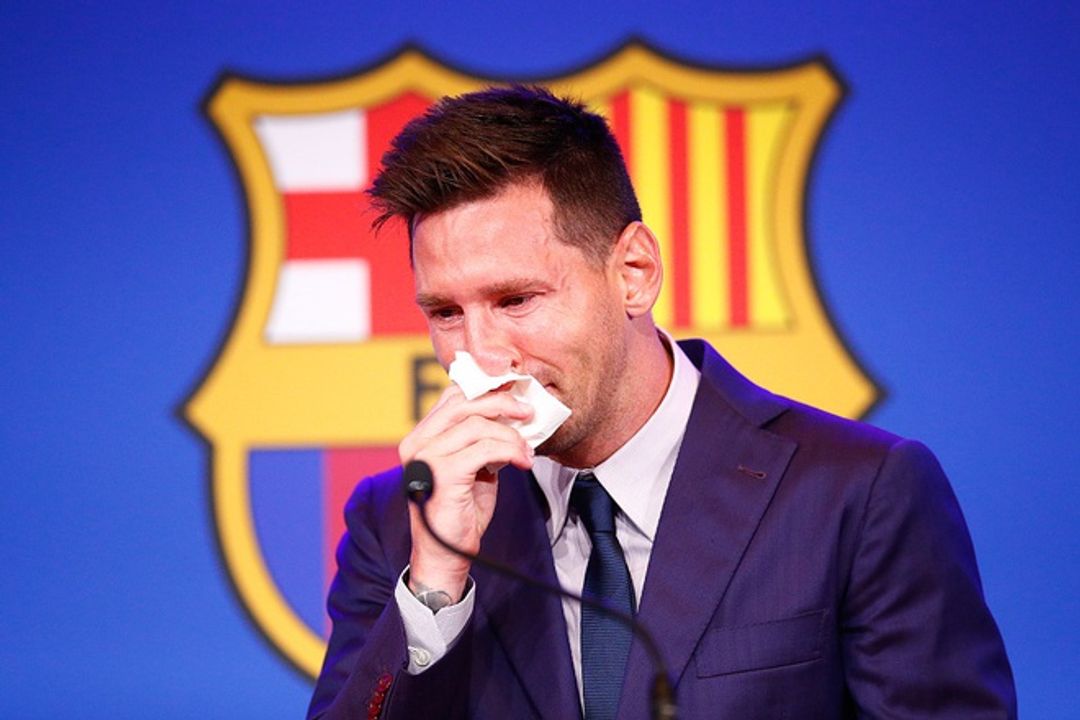 Khăn lau của Messi vốn không có giá trị. Nhưng nhờ có một người sẵn sàng trả cả tỉ đồng, chiếc khăn ấy mới có giá cao.