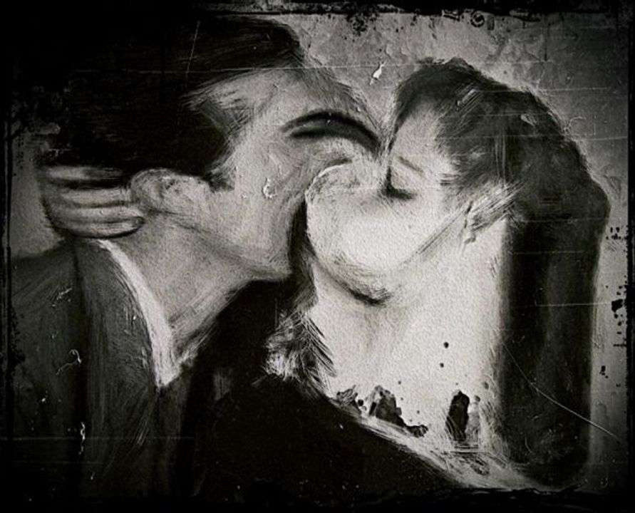 /Glamour Kiss by Fred Stz/