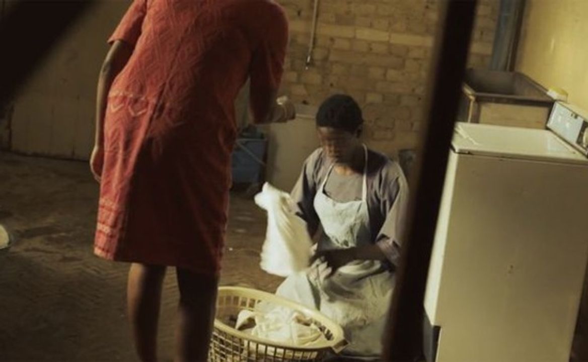 Доктор поняла что девушка в рабстве. Доктор поняла что девушка в рабстве. Доктор шарп новый амстердам. Сирена фильм 2019. Фрида фаррелл.