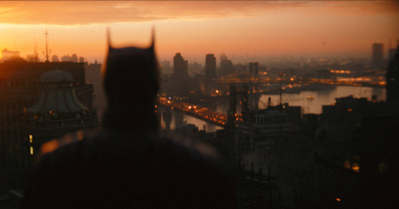 Gotham trong The Batman mang cho tôi cảm giác giống như thể là được bê lên từ game Batman Arkham Knight vậy.