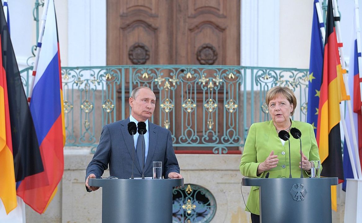 <i>Thủ tướng Đức Angela Merkel từng chỉ trích Mỹ vì lệnh cấm vận Nga ngăn cản sự hợp tác về năng lượng giữa EU và Nga (nguồn: DW)</i>