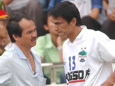 Kiatisuk và Bầu Đức năm 2002