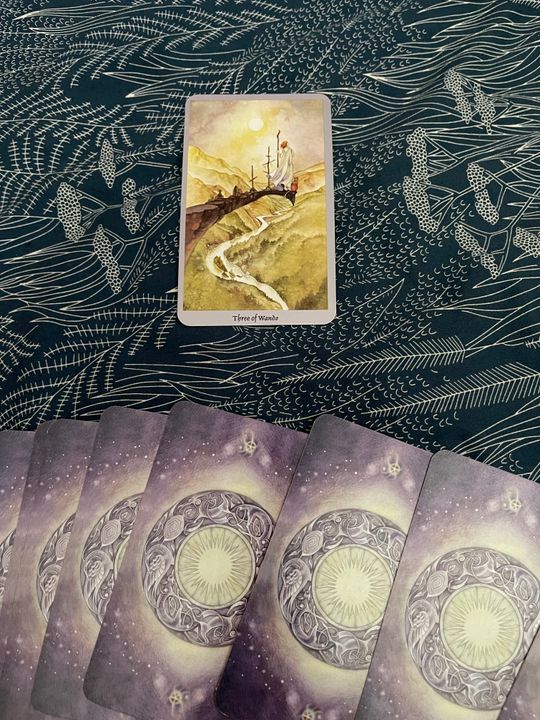 Một tí thông điệp từ vũ trụ. Con đường hiện tại có thể chông chênh. Nhưng tương lai phía trước là tươi sáng. Đừng từ bỏ nhé! Hãy cùng nhau bước tiếp nào!