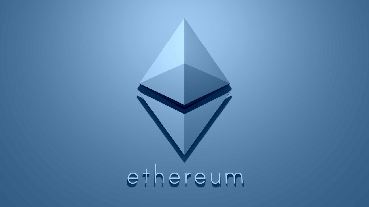 Ethereum được cho là kẻ đe doạ ngôi vương của Bitcoin.