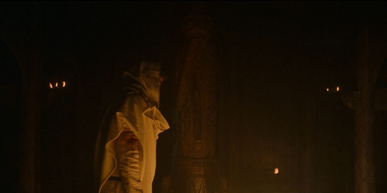 Freyr: Nếu như Aurvandil thờ Odin là thần bảo trợ thì tới lượt mình trị vì vương quốc, em trai của ông là Fiolnir lại thờ thần Freyr. Đây là vị nam thần của sự thịnh vượng và phì nhiêu, biểu thị cho cuộc sống phú quý, thuận hòa, con đàn cháu đống (tượng của thân được khắc họa với "dương vật" vượt trội - một đặc điểm của tư duy phồn thực). Riêng vậy cũng đủ để hiểu định hướng của hai vị vua này khác nhau đến như thế nào. Thần Freyr cũng là người bảo hộ của thế giới Afheim - vương quốc của loài yêu tinh ánh sáng.