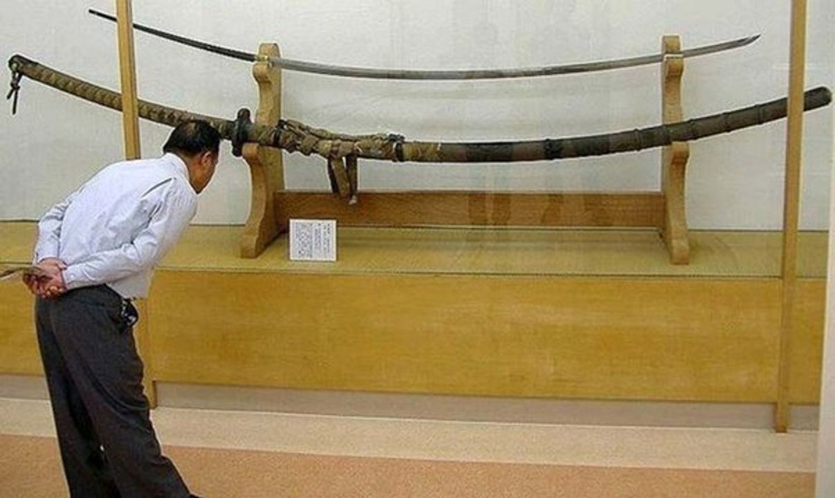 Một thanh nōdachi có độ dài quá khủng khiếp.