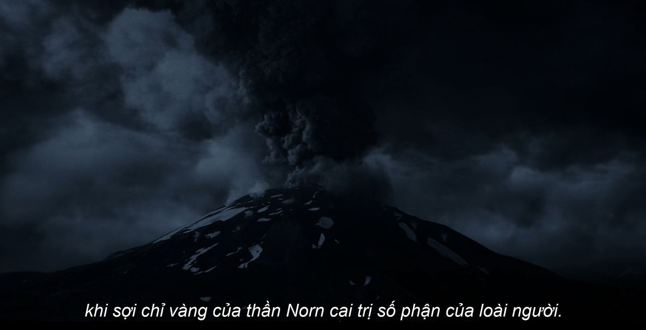 Norn: là những nữ thần cai quản vận mệnh của mọi sinh vật trong thần thoại Bắc Âu, họ thường được so sánh với nữ thần số mệnh Moirai/Parcae trong thần thoại Hi Lạp - La Mã.Có ba vị norn quan trọng hơn ở sống ở bên giếng Urd - giếng định mệnh dưới gốc cây Yggdrasil là Urðr (quá khứ), Verðandi (hiện tại), và Skuld (tương lai). Trong bộ phim, các nhân vật rất nhiều lần nhắc đến thần Norn với sợi dây ràng buộc của số phận. Mối liên kết một khi đã được thần mắc nối sẽ trở thành định mệnh, không bao giờ có thể trốn tránh được. Hành trình của Amleth về bản chất là cuộc đối diện một mất một còn với số phận. Cho đến cuối cùng anh nhận ra mình không bao giờ có thể trốn tránh được nó và đã thực hiện cả hai lựa chọn được sấm truyền: lòng tốt với gia đình và sự thù hận với kẻ thù. 