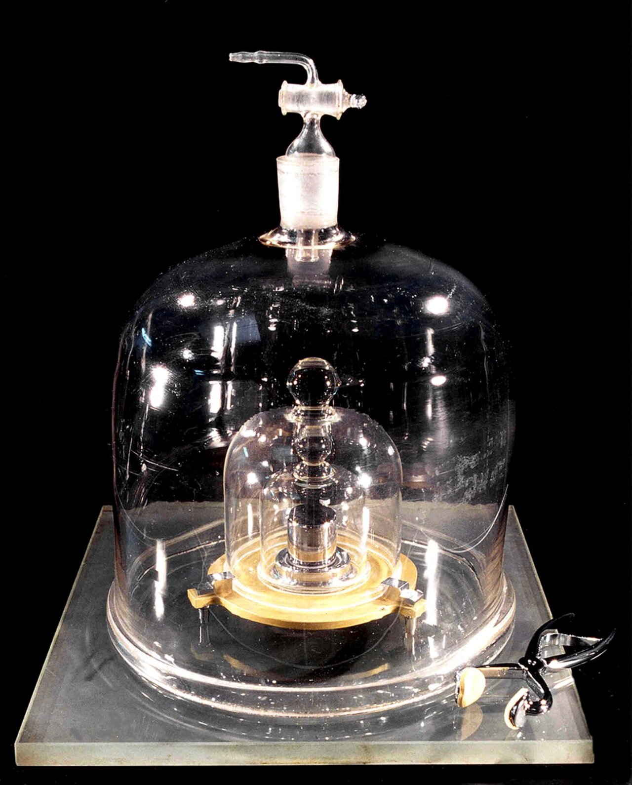 Quy chuẩn 1 kilogram (nguồn: NIST)