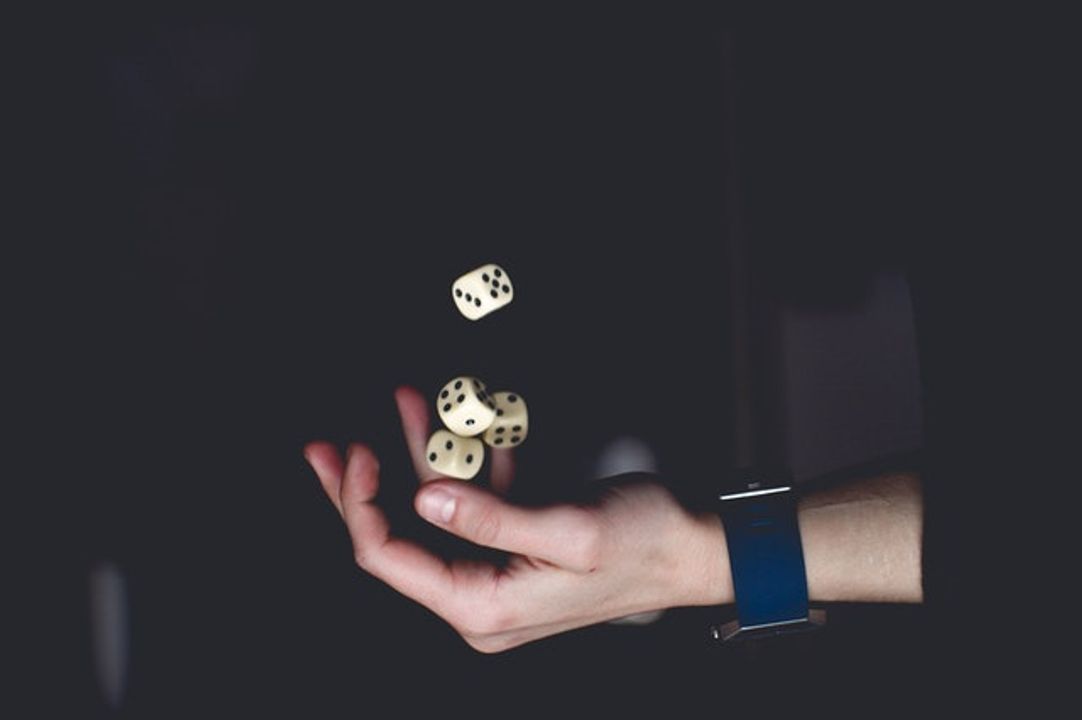 Làm game như thẩy xí ngầu. Thấy lâu thì sẽ ra trường hợp tốt.
