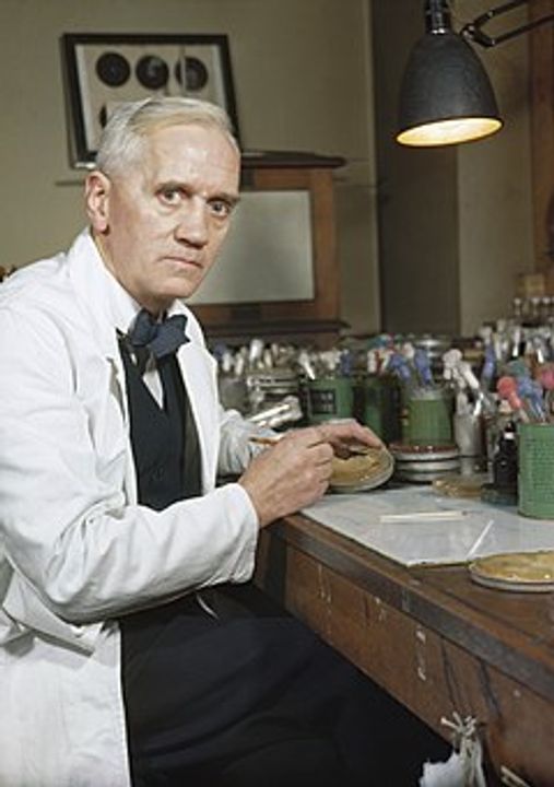 Chân dung Giáo sư Alexander Fleming.