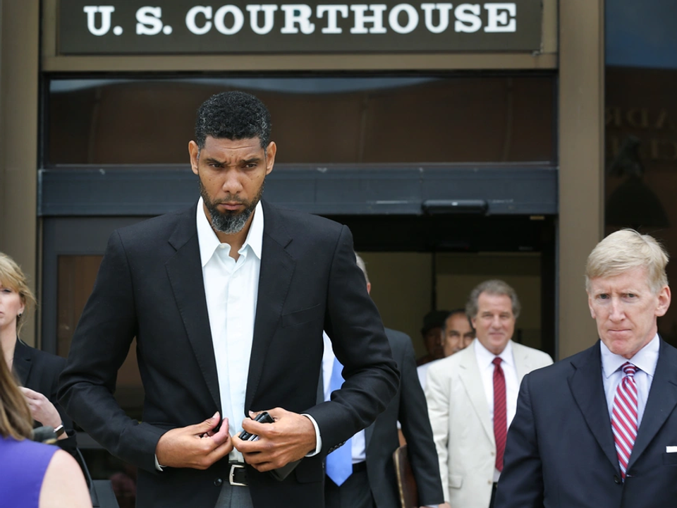 Tim Duncan từng đâm đơn kiện cố vấn tài chính của mình nhằm đòi lại gần 30 triệu USD đã bị biển thủ. Ảnh: <i>Getty Images.</i>