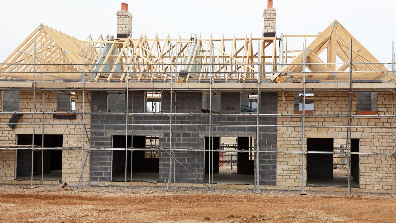 "Nhà gạch" của Mỹ. Hoàn thiện vào thì trông cũng chắc chắn lắm chứ chả đùa