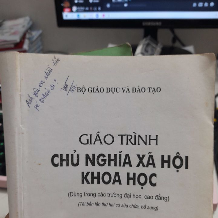 Ai đấy xiên tôi đi.