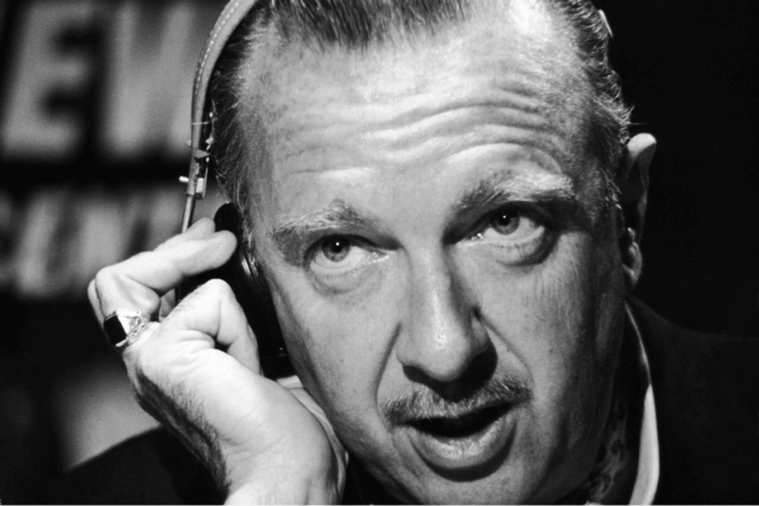 Walter Cronkite là một nhà báo truyền hình tại Hoa Kỳ trong thời kỳ Chiến Tranh Lạnh được nhiều người cho là người đàn ông đáng tin cậy nhất nước Mỹ.