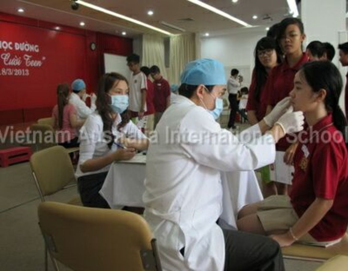 Nha học đường - Chăm sóc và bảo vệ “nụ cười Teen”