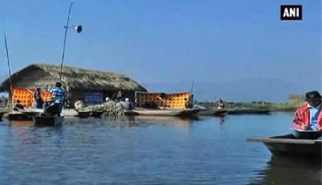 मणिपुर की लोकटक झील में खुला देश का पहला फ्लोटिंग स्कूल मणिपुर की लोकटक झील में खुला देश का पहला फ्लोटिंग स्कूल