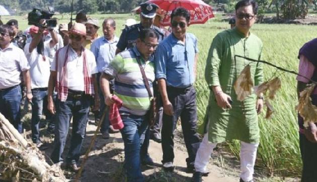 बाढग़्रस्त अरूणाचल में रिजिजू ने किया किसानों को मुआवजे का वादा बाढग़्रस्त अरूणाचल में रिजिजू ने किया किसानों को मुआवजे का वादा
