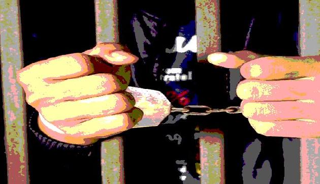 मणिपुर से मुंबई जाने की फिराक में थे घुसपैठिए, एयरपोर्ट पर पुलिस ने किया गिरफ्तार मणिपुर से मुंबई जाने की फिराक में थे घुसपैठिए, एयरपोर्ट पर पुलिस ने किया गिरफ्तार