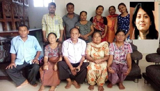 IAS अधिकारी ने 50 वर्ष से बिछड़ी महिला को परिवार से मिलवाया, कायम की अनोखी मिसाल IAS अधिकारी ने 50 वर्ष से बिछड़ी महिला को परिवार से मिलवाया, कायम की अनोखी मिसाल