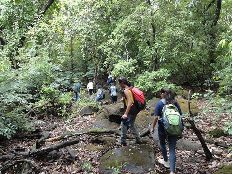 SRI LANKA ULTIMATE ADVENTURE: Hiking, Rafting, Cycling, Water Sports & Beach Escape.