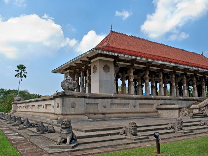 SRI LANKA ULTIMATE ADVENTURE: Hiking, Rafting, Cycling, Water Sports & Beach Escape.