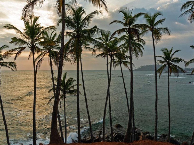 SRI LANKA ULTIMATE ADVENTURE: Hiking, Rafting, Cycling, Water Sports & Beach Escape.