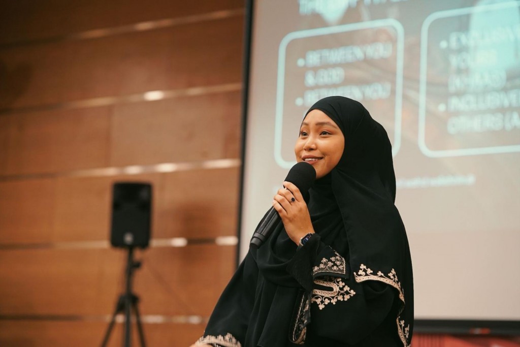 UstazaH lm X pERDAUS