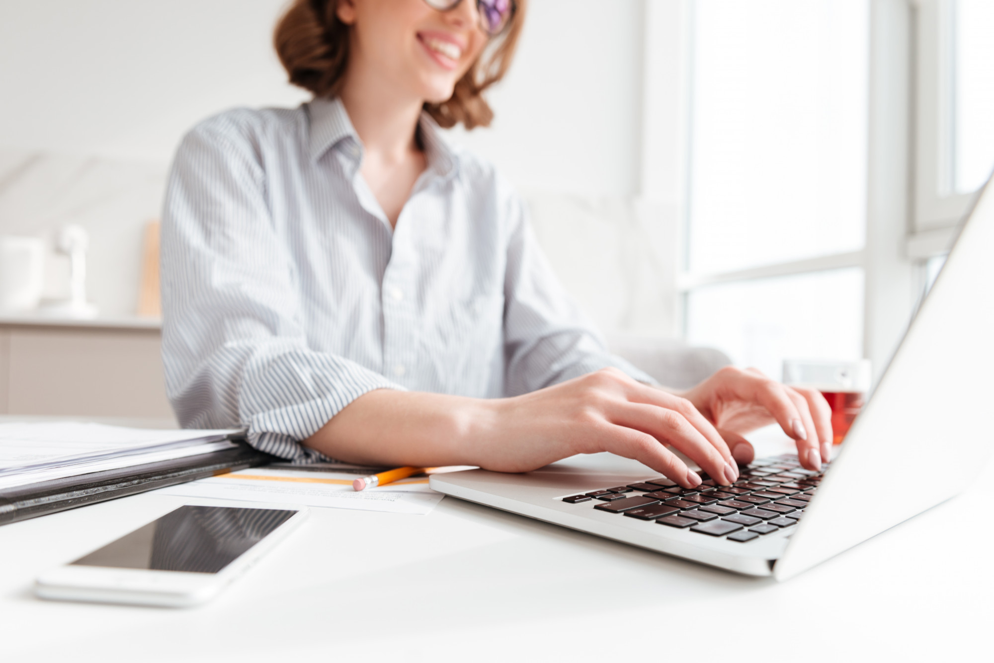 6 Tips to Write an Email that Lands Your Dream Job (With Example)