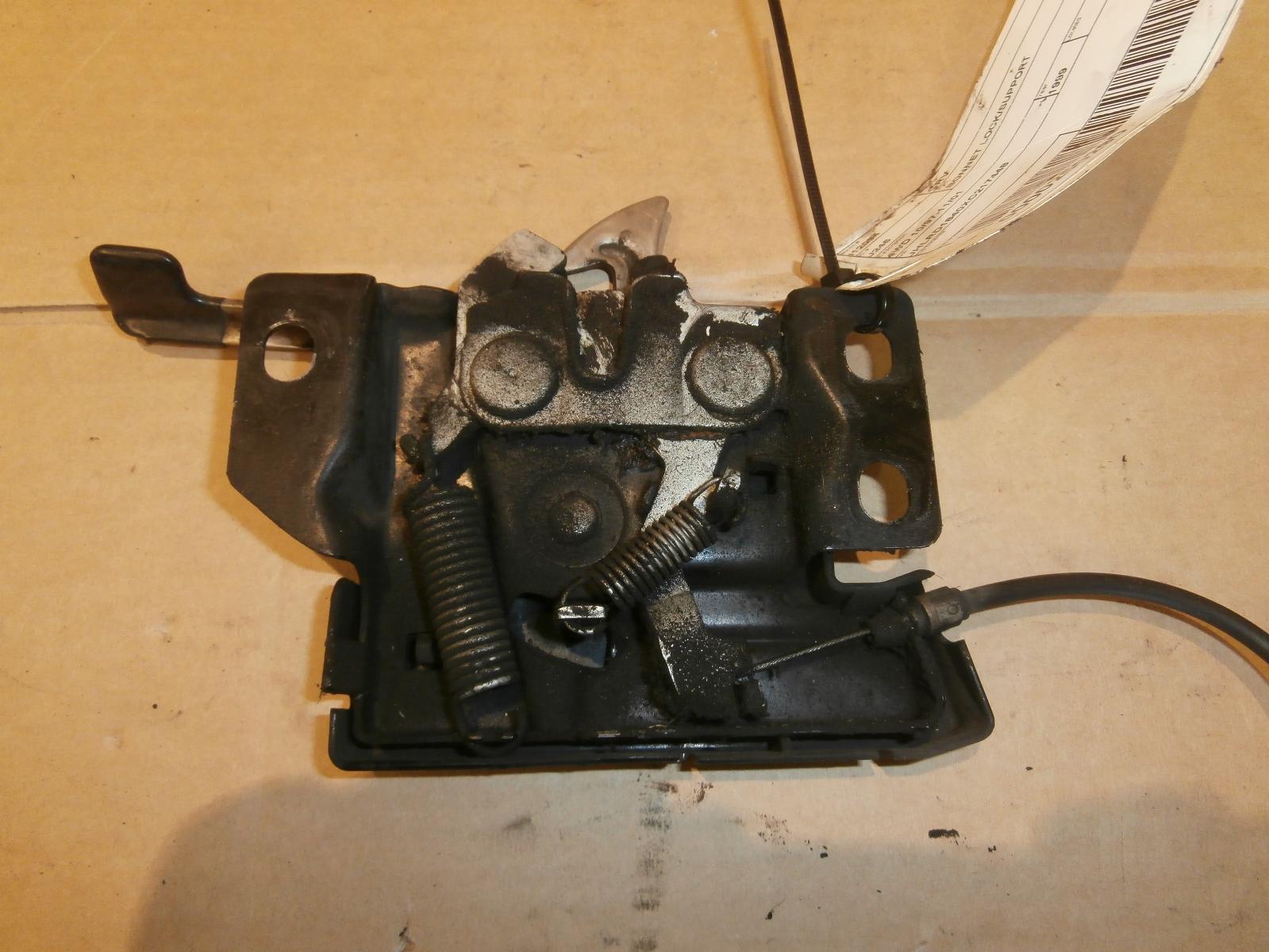 View Auto part Bonnet Lock/Support Honda Crv 1999