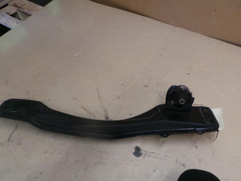 View Auto part Frt Xmember/Cradle Toyota Rav4 2002