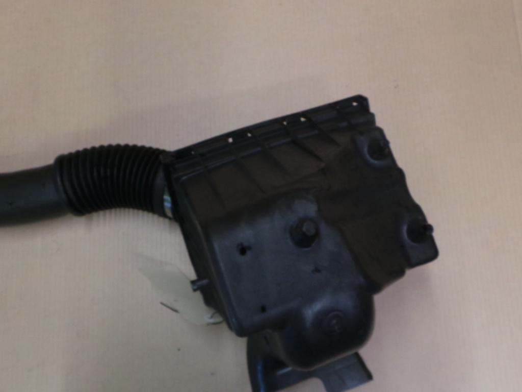 View Auto part Air Cleaner/Box Jeep Cherokee 2005