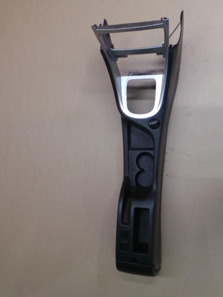 View Auto part Console Peugeot 307 2007