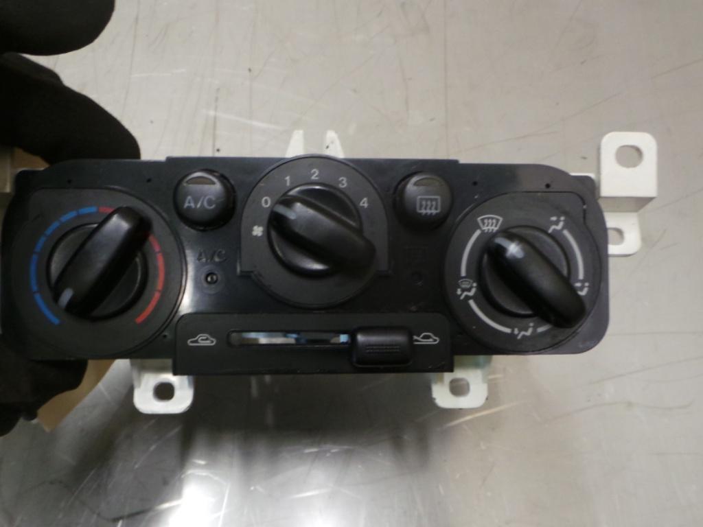 View Auto part Heater/Ac Controls Mazda 323 2001