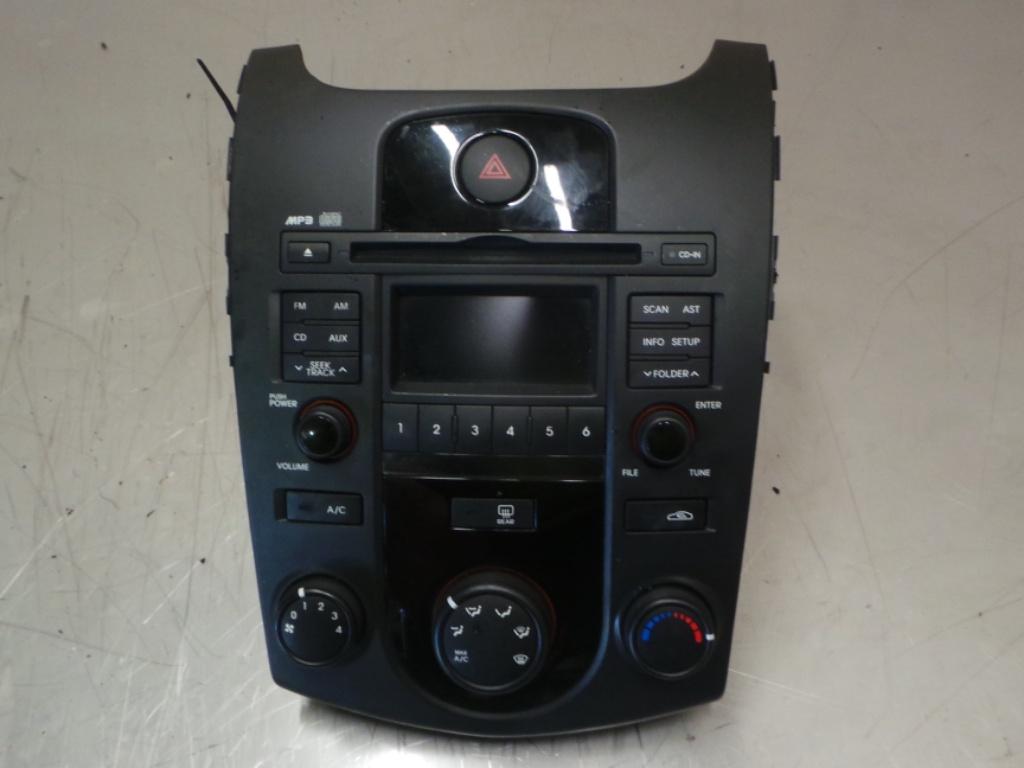 View Auto part Radio/Cd/Dvd/Sat/Tv Kia Cerato 2010