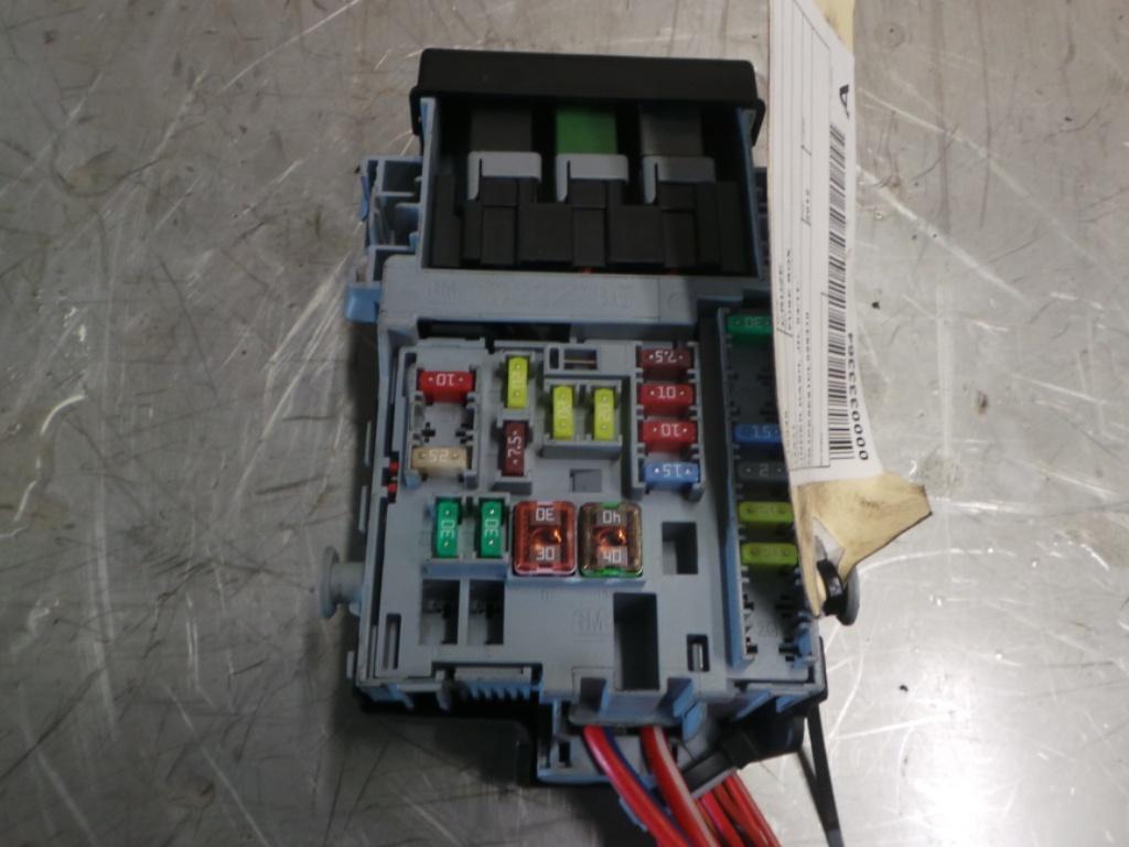View Auto part Fuse Box Holden Cruze 2012