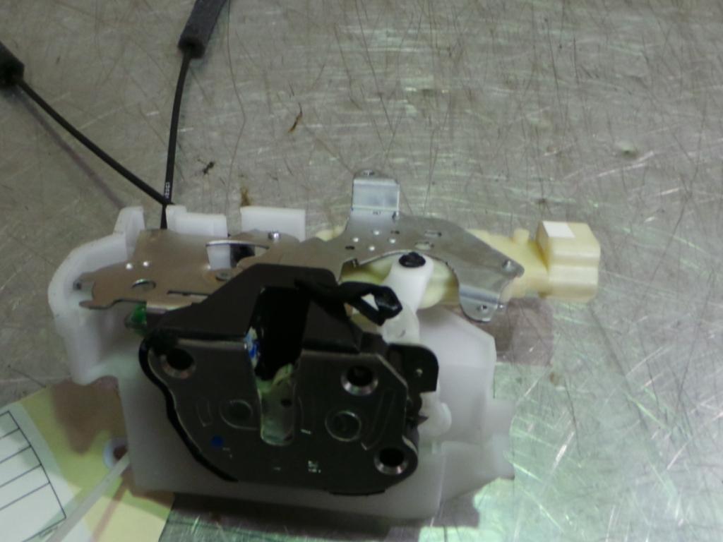 View Auto part Door/Boot/Gate Lock Holden Colorado 2014