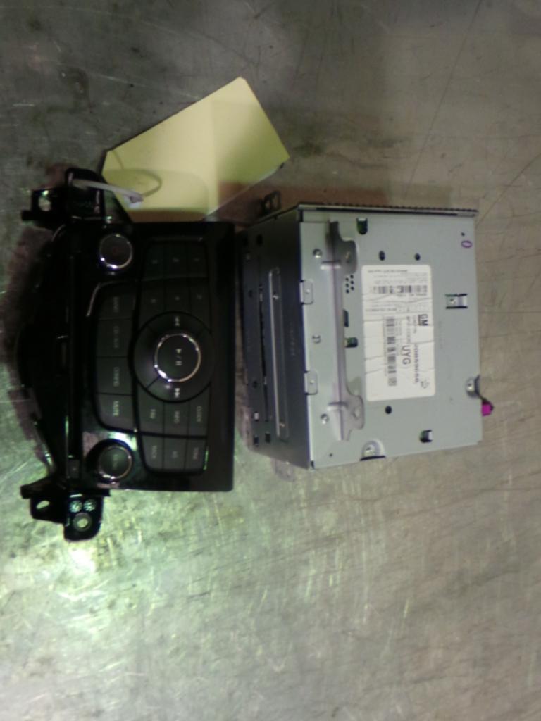 View Auto part Radio/Cd/Dvd/Sat/Tv Holden Cruze 2009