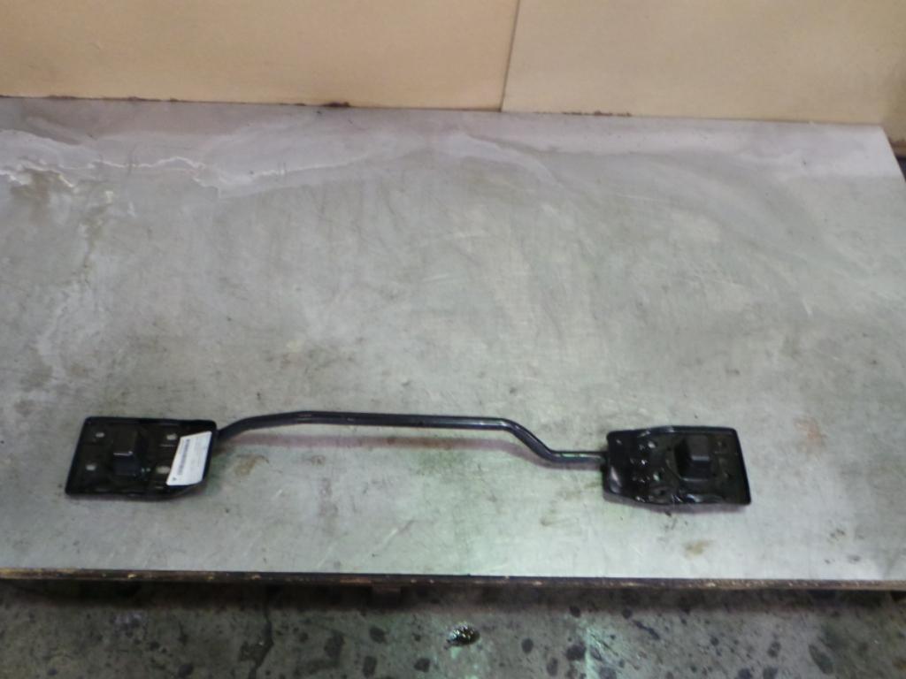 View Auto part R/Bar Bracket/Reinfo Mazda 323 2002
