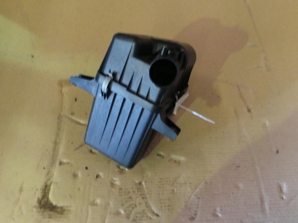 View Auto part Air Cleaner/Box Suzuki Vitara 2006