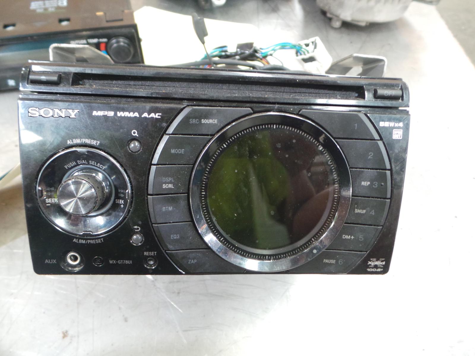 View Auto part Radio/Cd/Dvd/Sat/Tv Nissan Xtrail 2003