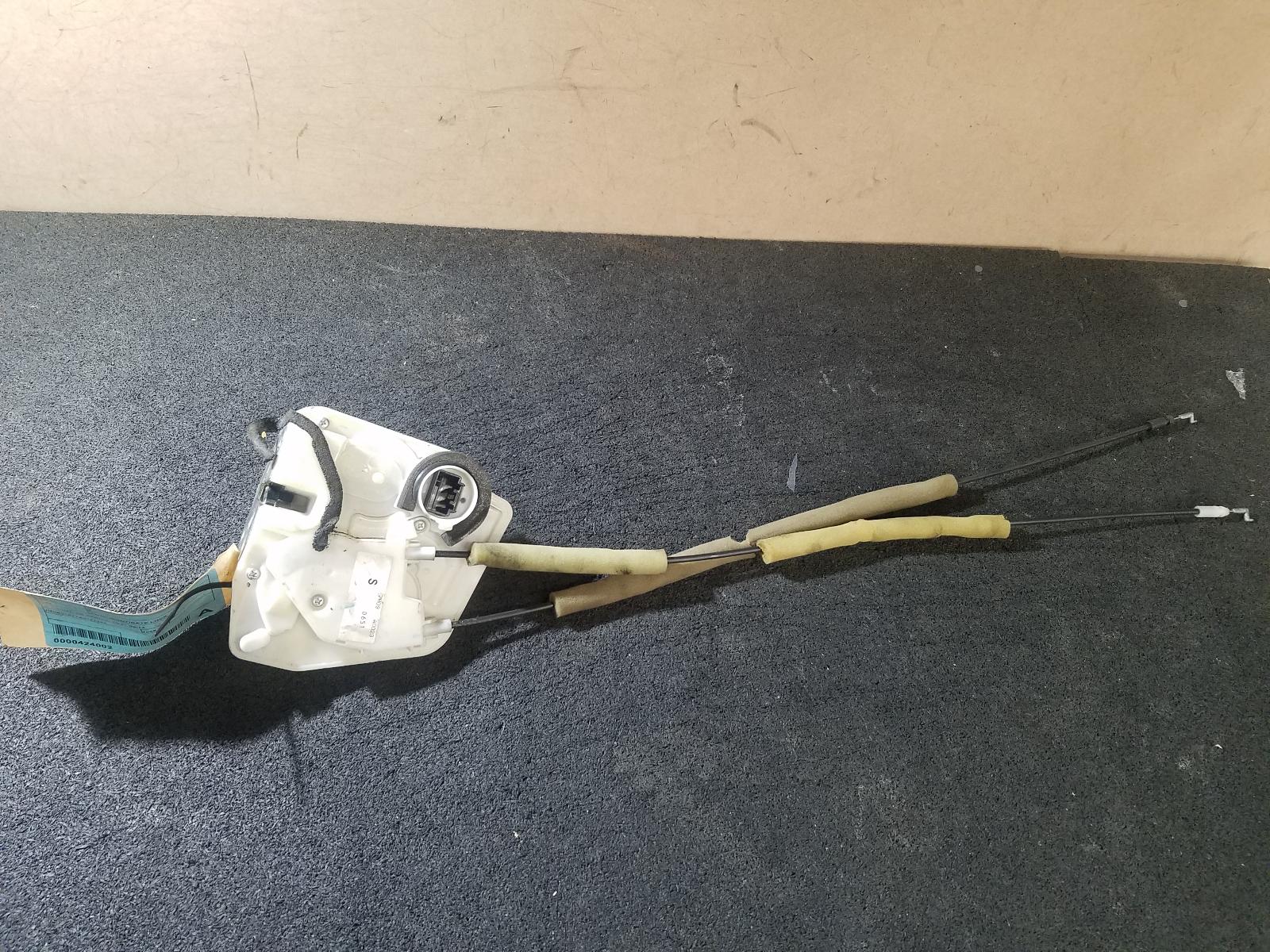 View Auto part Door/Boot/Gate Lock Mazda 2 2009