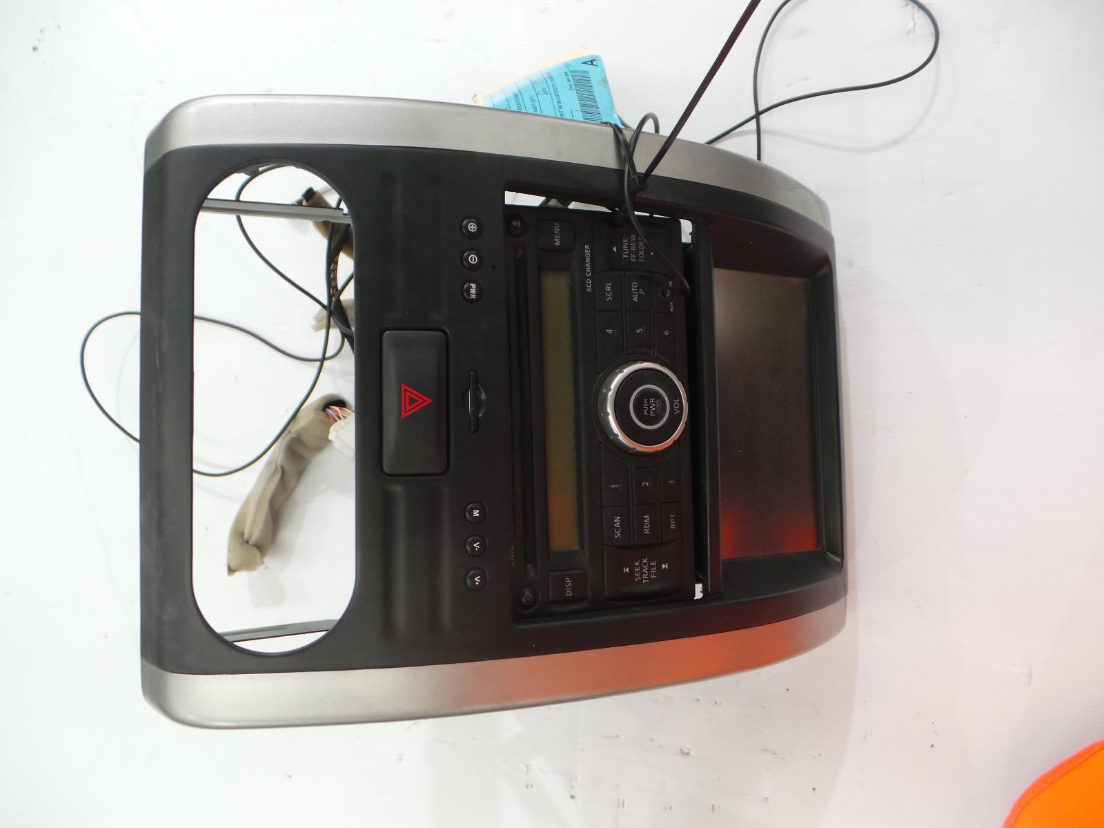 View Auto part Radio/Cd/Dvd/Sat/Tv Nissan Xtrail 2010