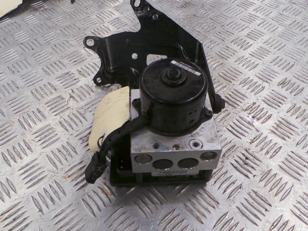 View Auto part Abs Pump/Modulator Mazda Tribute 2004