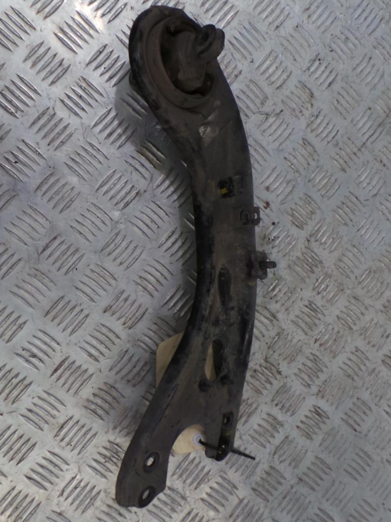 View Auto part Left Rear Trailing Arm Hyundai Ix35 2015