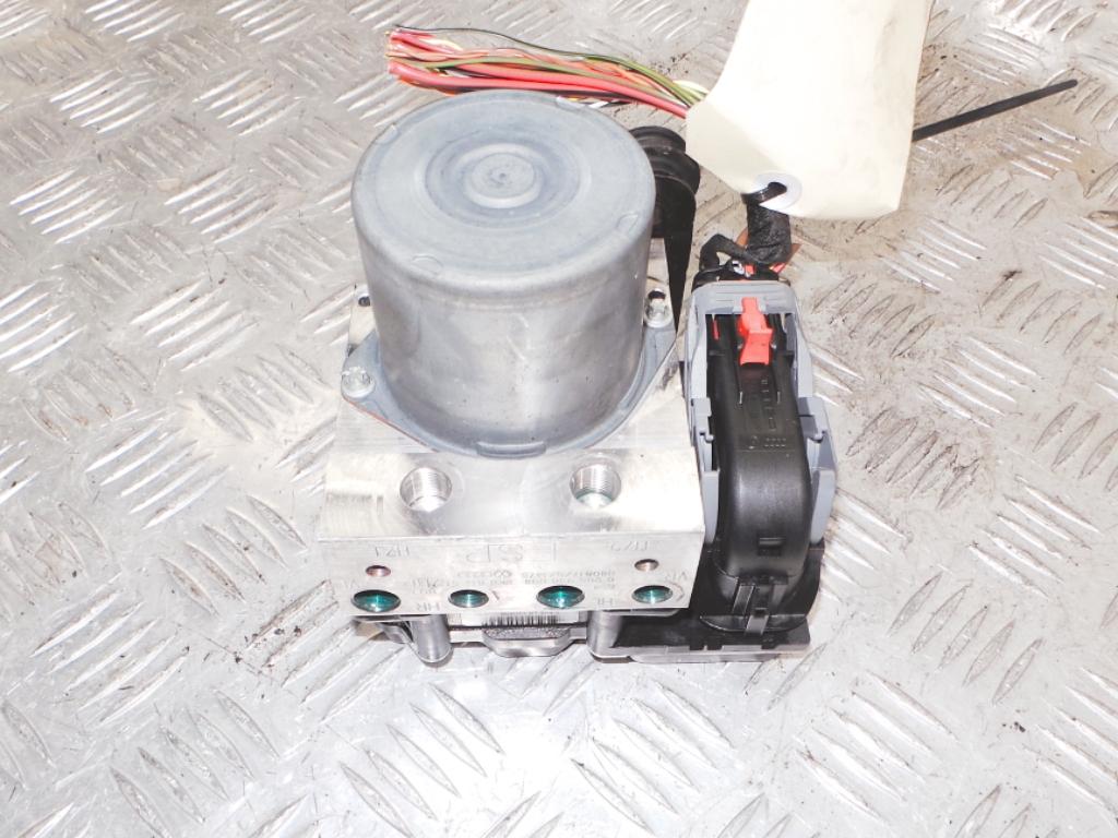 View Auto part Abs Pump/Modulator Audi A4 2009